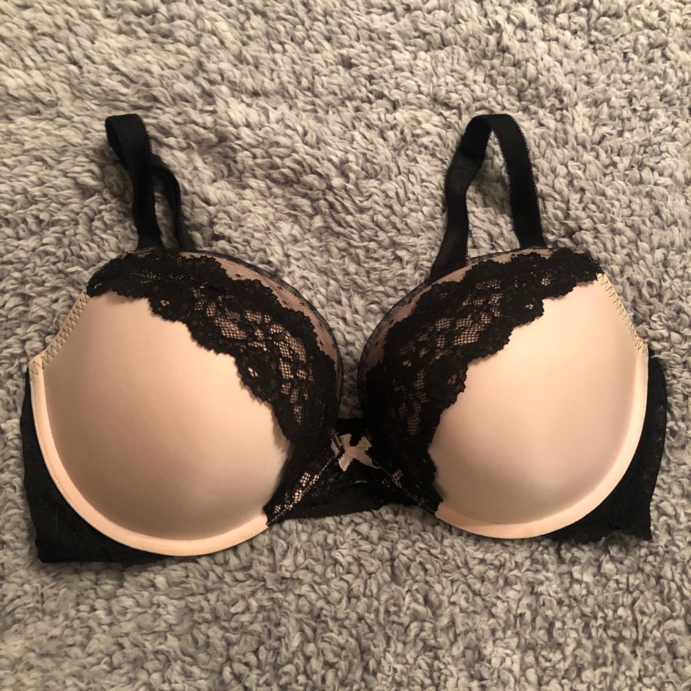 38D Victoria’s Secret Dream Angles Push Up Bra